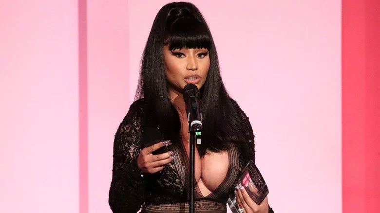 Nicki Minaj au microphone