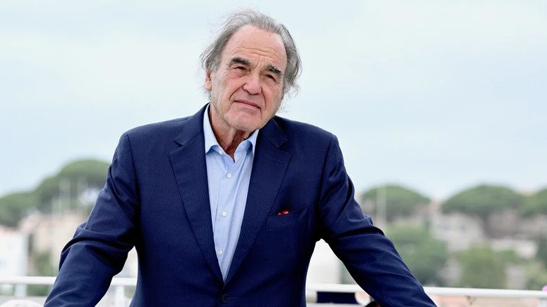 Oliver Stone en costume à Cannes