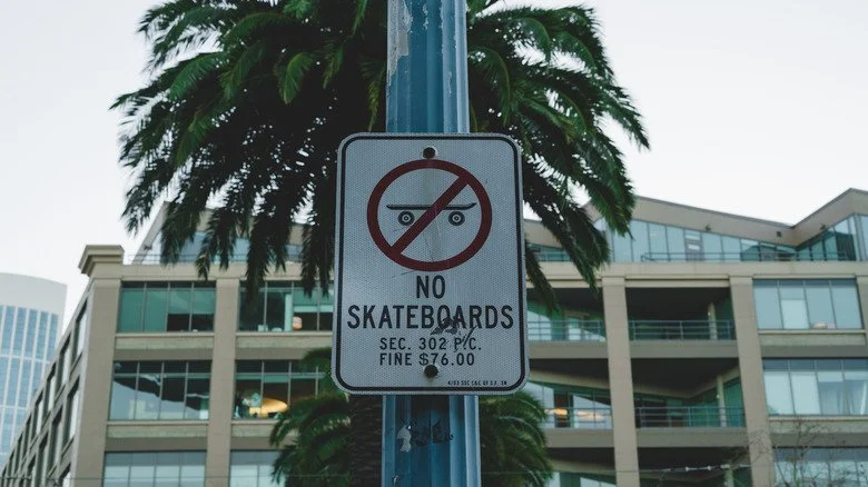 Panneau de non skateboarding