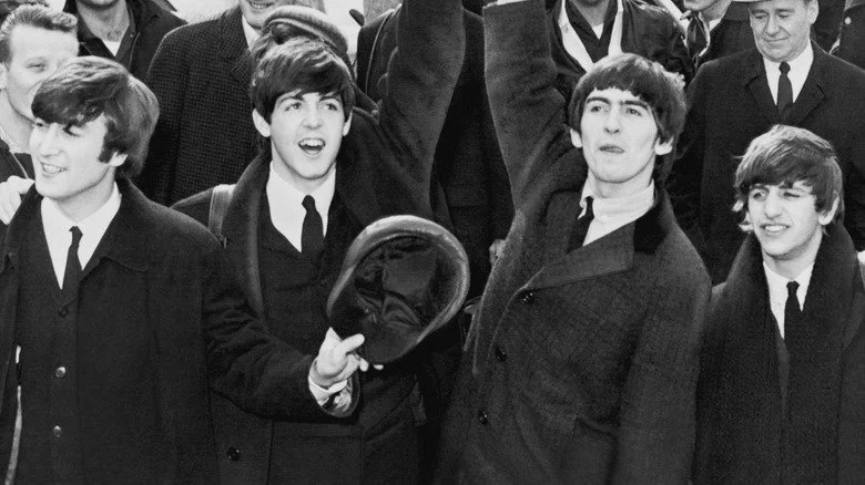 The Beatles arrivant à l'aéroport international John F. Kennedy, 7 février 1964