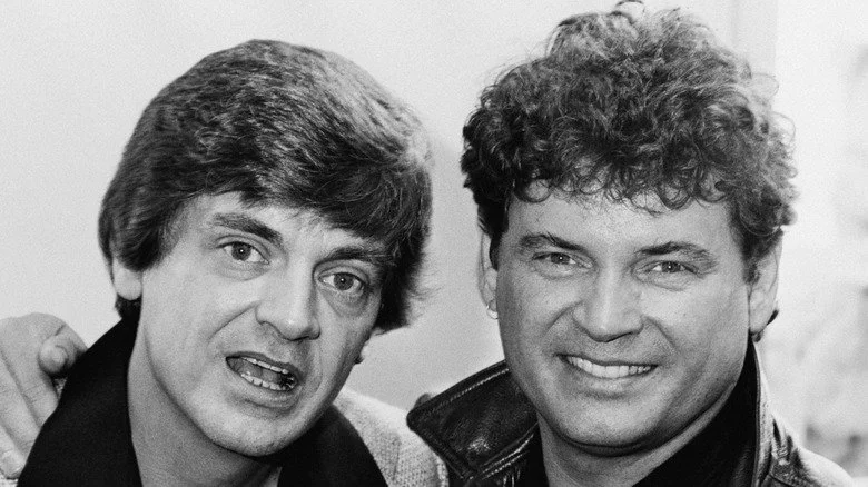 The Everly Brothers souriants en 1983