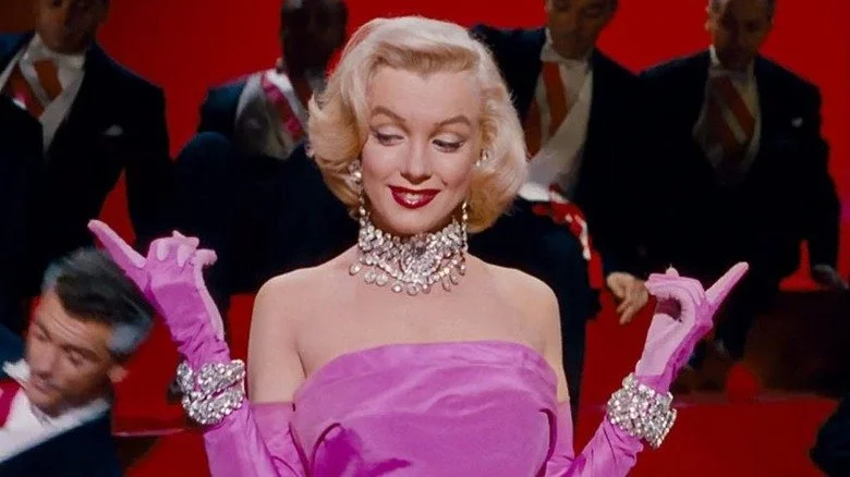 Marilyn Monroe interprète Diamonds Are a Girl's Best Friend dans Gentlemen Prefer Blondes