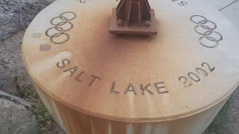 Pédestal rouillé des Jeux Olympiques de 2002