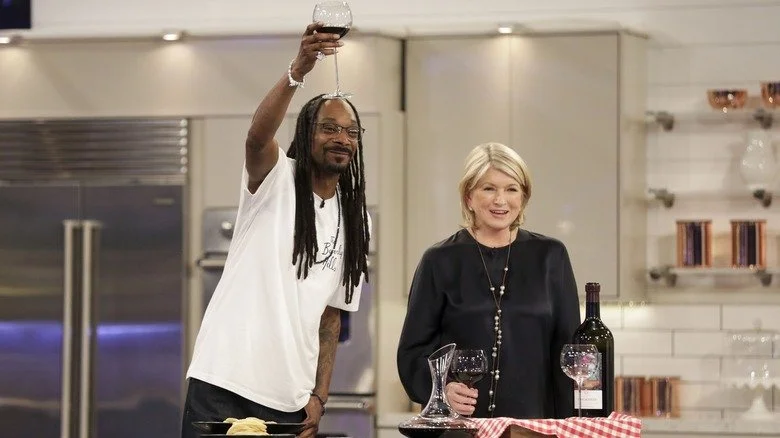 Snoop Dogg et Martha Stewart levant leur verre