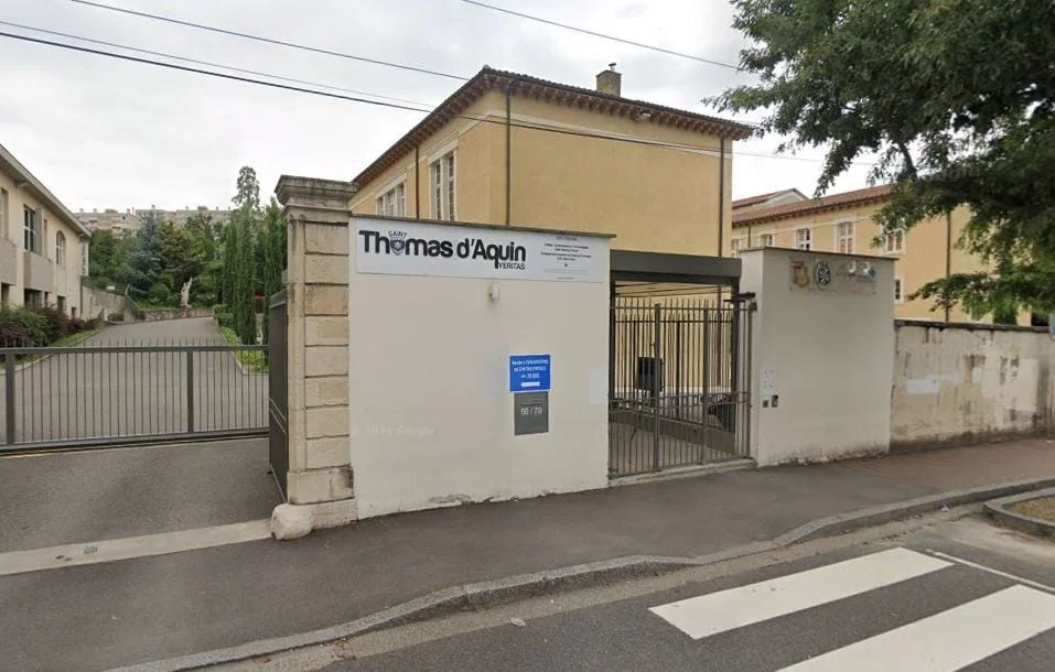 Agressions sexuelles à Oullins : révélations choquantes au lycée