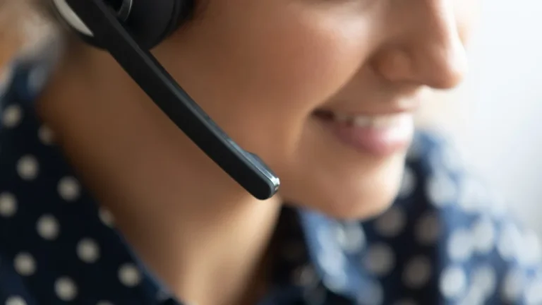 Combien gagne un opérateur téléphonique de la famille royale ?