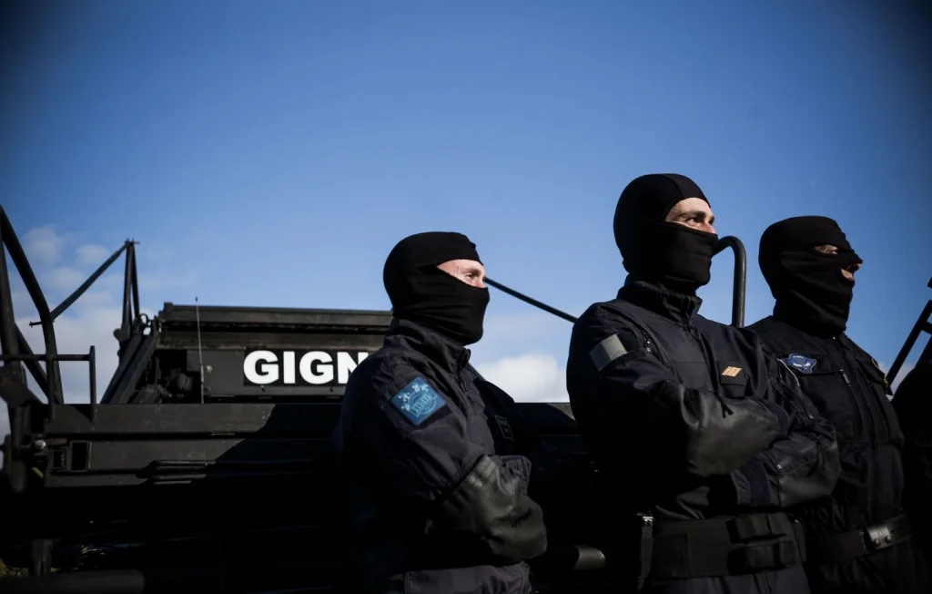 Découverte d'armes lourdes dans un Airbnb du Vaucluse