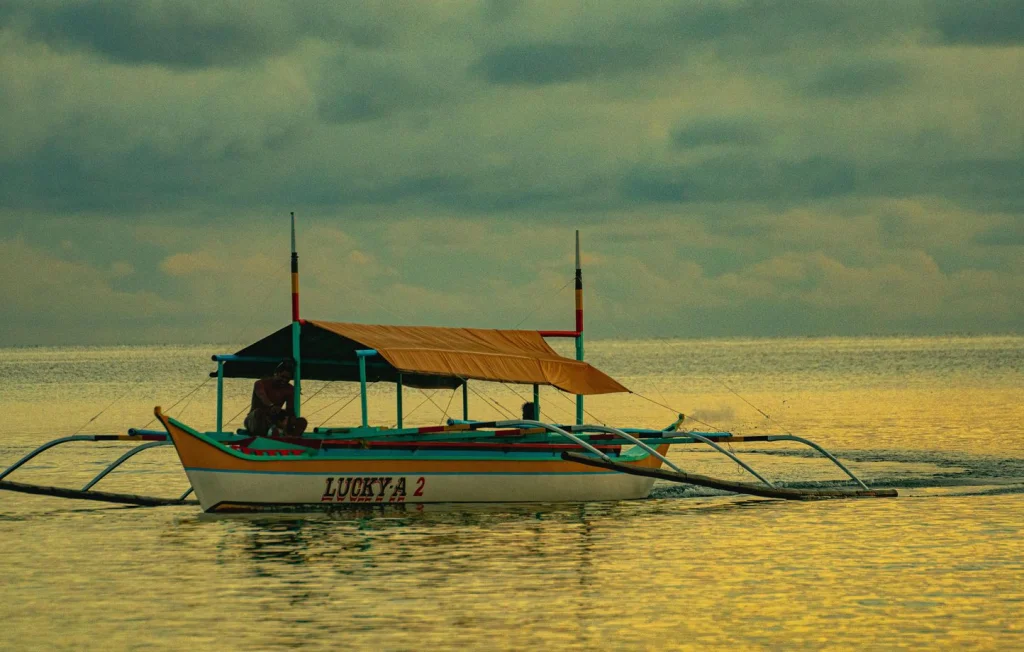Douze Enfants Noyés dans un Accident de Pirogue en Côte d'Ivoire
