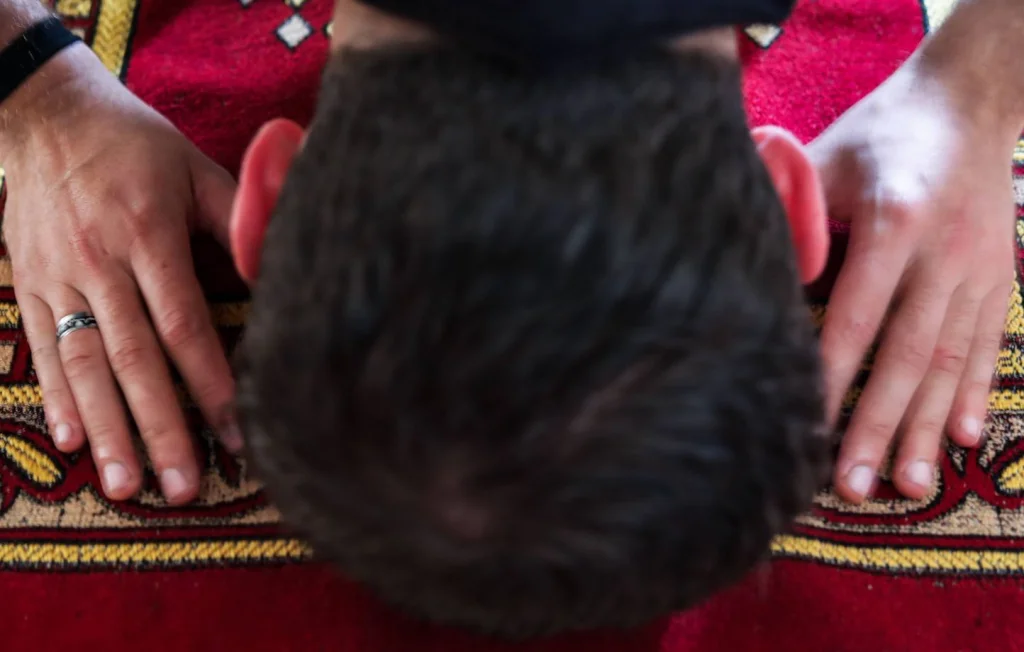 Drame à La Grand-Combe : Un homme poignardé dans une mosquée