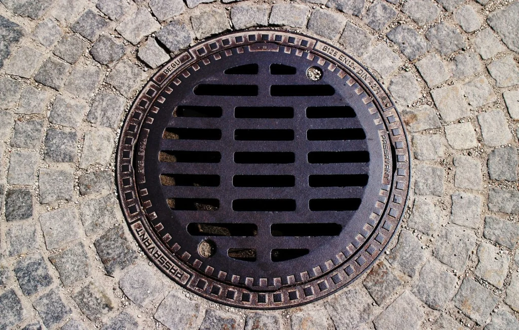 Explosion d'une bouche d'égout à Poughkeepsie : un miracle évité