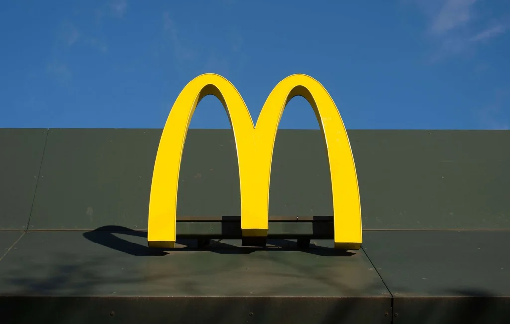 Incendie d'un McDonald's en Haute-Garonne : un acte revendiqué