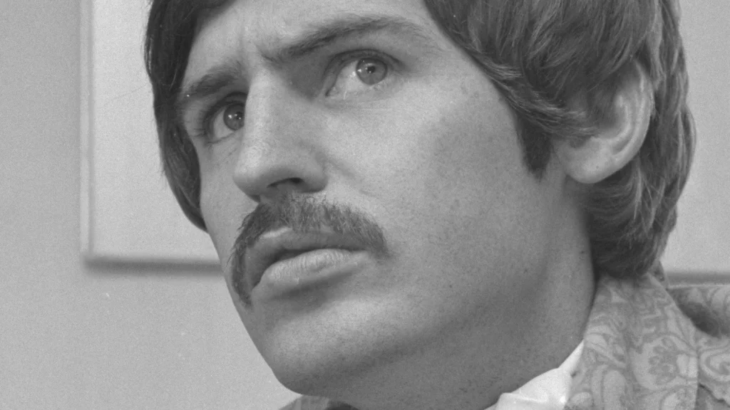 La vie méconnue de Mike McCartney, le frère de Paul