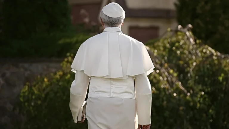 Les Papas au Plus Court Mandat: Un Aperçu Historique