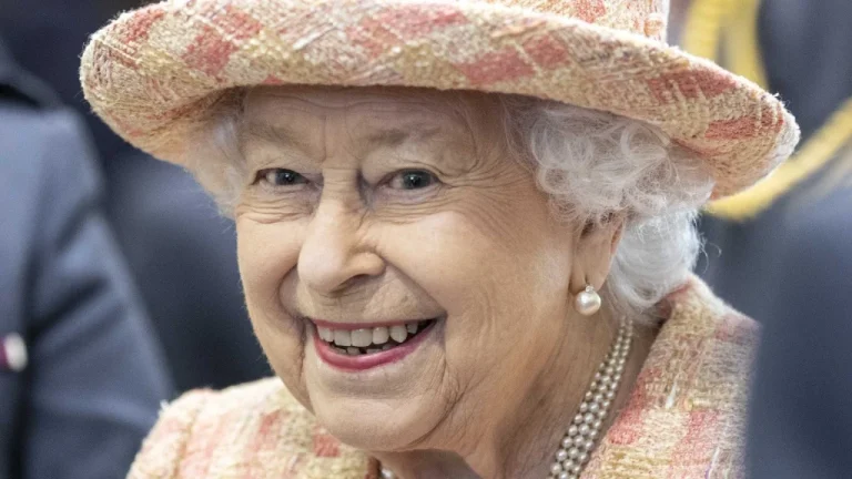 Pourquoi la Reine Elizabeth II n&rsquo;est pas allée à l&rsquo;école ?