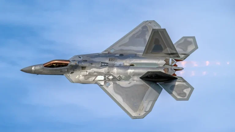 Pourquoi les États-Unis ont interdit l&rsquo;exportation du F-22 Raptor