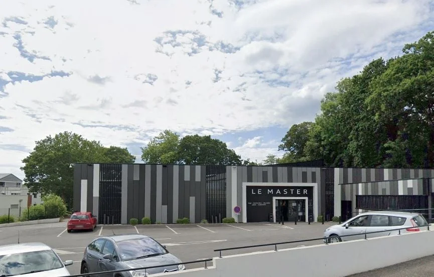 Quimper : Un agent de sécurité entre la vie et la mort après une agression