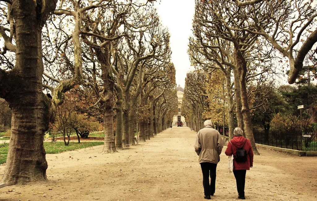 Retrouvailles émouvantes de deux amoureux après 85 ans en Écosse