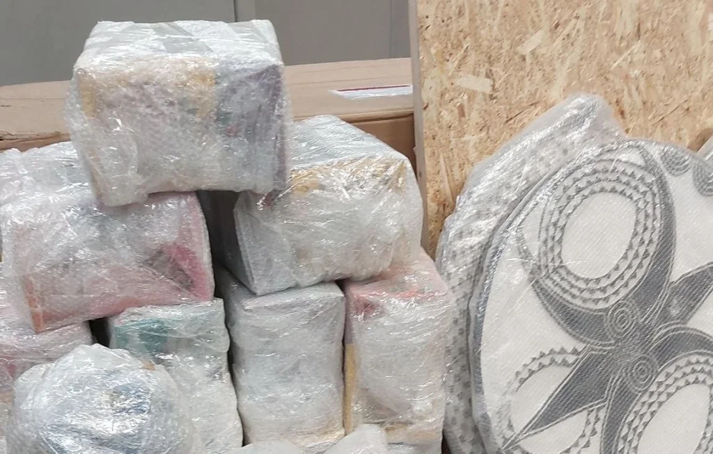 Saisie de 10 millions d'euros de cocaïne à Roissy : un coup de filet