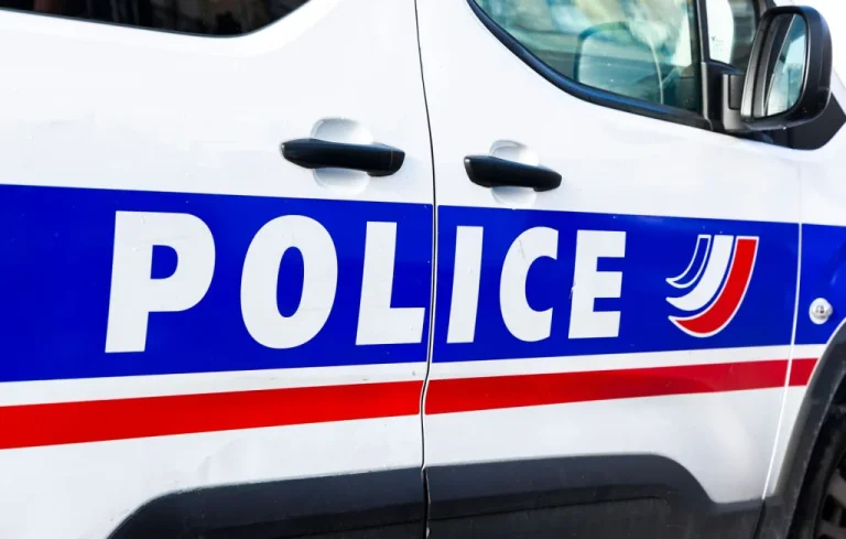 Violence insupportable : un adolescent humilié en direct à Saint-Denis