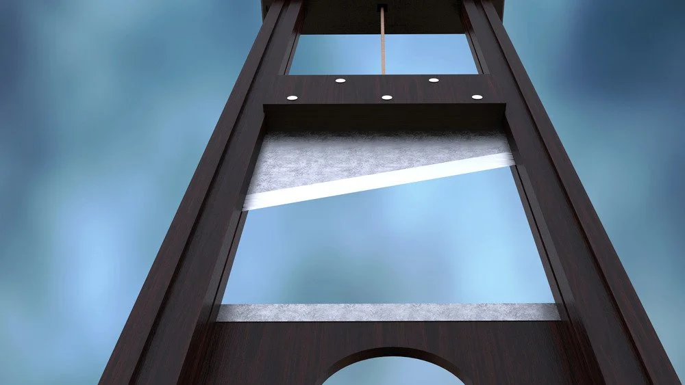 Vue de la guillotine en contre-plongée