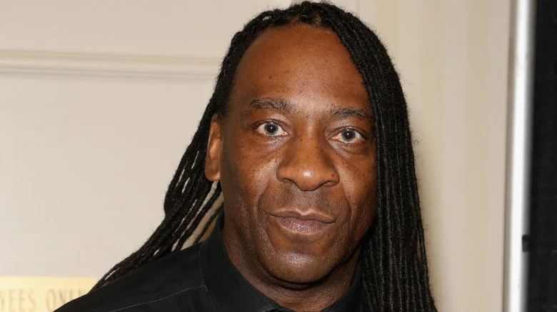 Booker T regardant la caméra