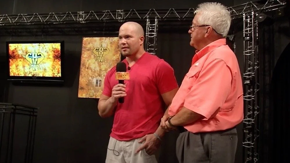 Matt Cappotelli s'adresse au public