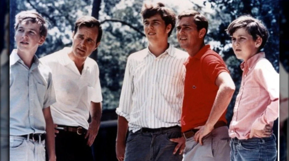 George H. W. Bush avec ses quatre fils Neil, George, Jeb, George W., et Marvin