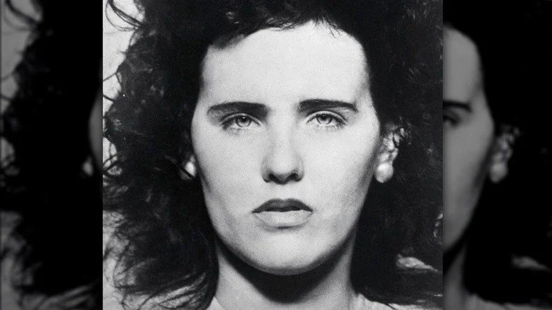 Photo d'identité policière d'Elizabeth Short, 1943