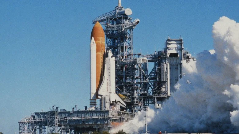 la navette spatiale challenger se prépare à décoller