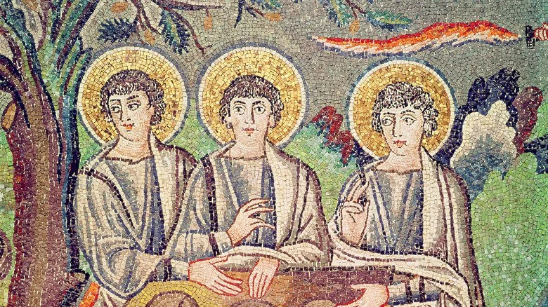 Mosaïque en carreaux du 6e siècle montrant trois anges assis à une table