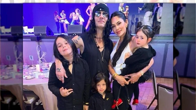 Criss Angel avec sa femme Shaunyl Benson et leurs enfants