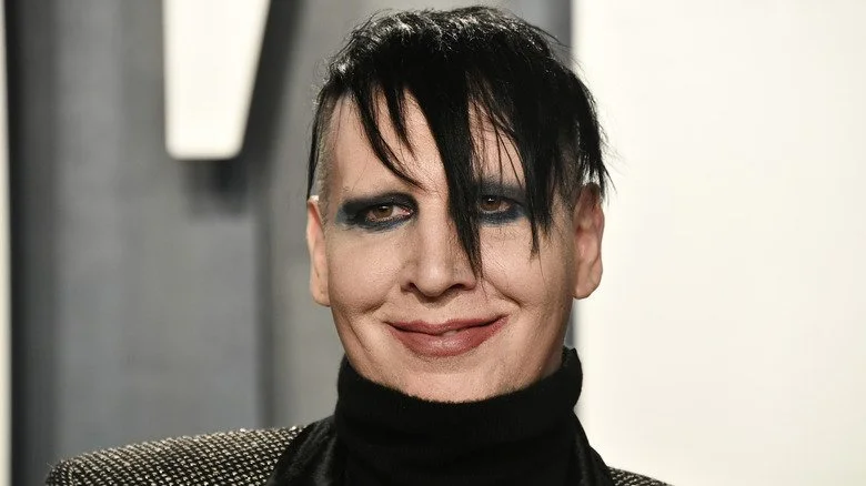 Marilyn Manson souriant lors d'une soirée Vanity Fair en 2020