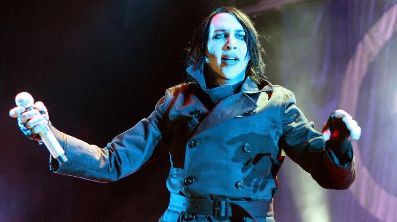 Marilyn Manson sur scène lors du Mayhem Festival en 2009