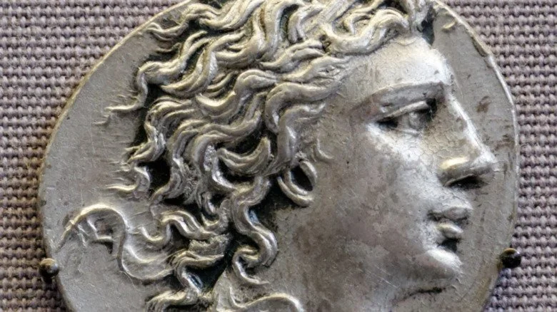 Pièce représentant Mithridates, face