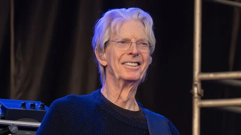 Phil Lesh souriant sur scène