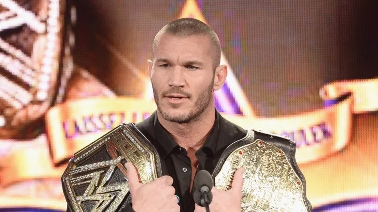 Randy Orton dans son antre, illustré par Dimitrios Kambouris/Getty Images