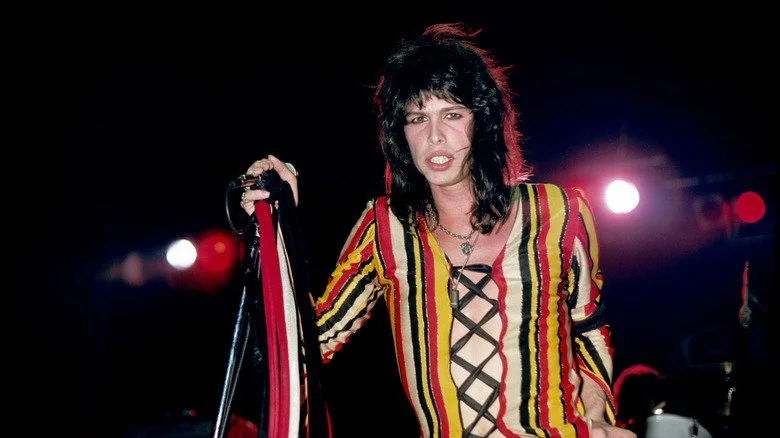 Steven Tyler sur scène avec Aerosmith dans les années 1970