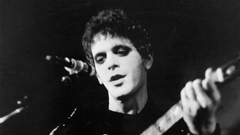 Lou Reed chantant au micro