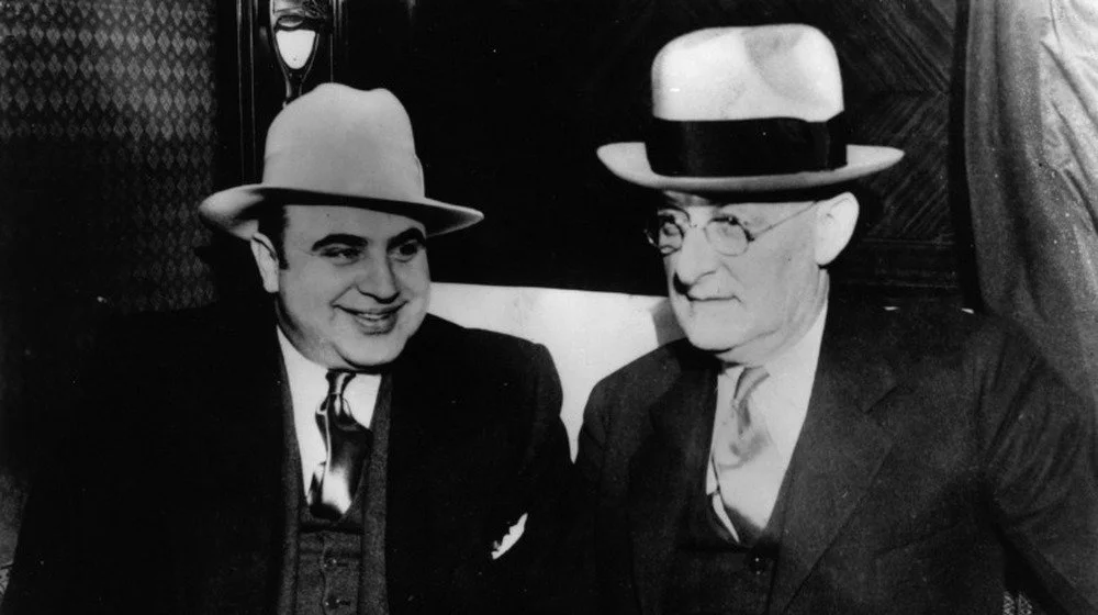 Al Capone avec un marshal américain