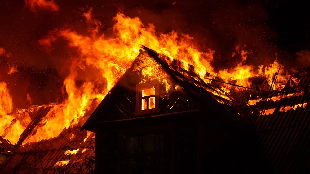 Une maison en feu