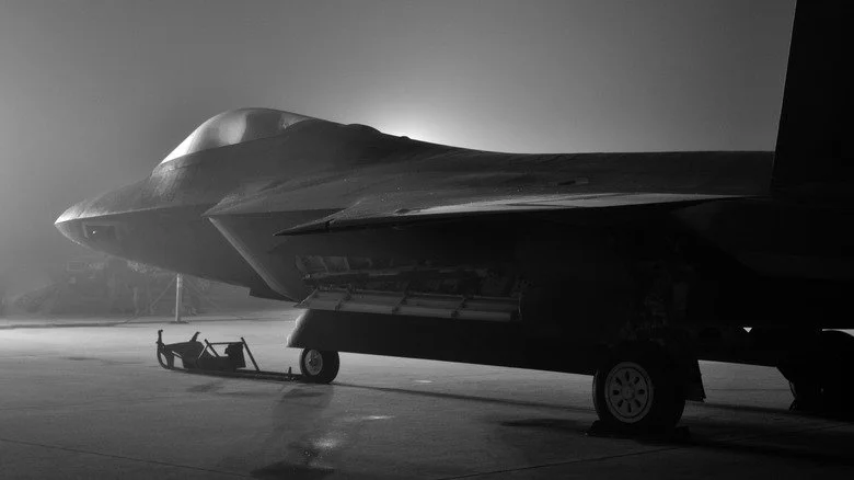 F-22 sitting in hangar