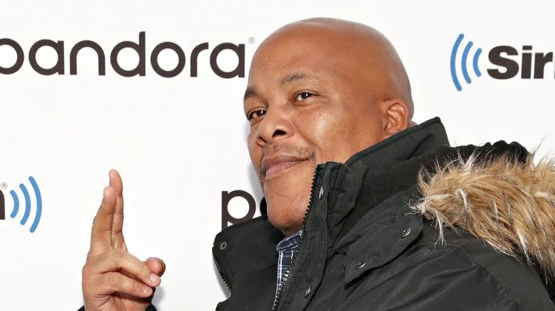 Marion 'Suge' Knight peace sign