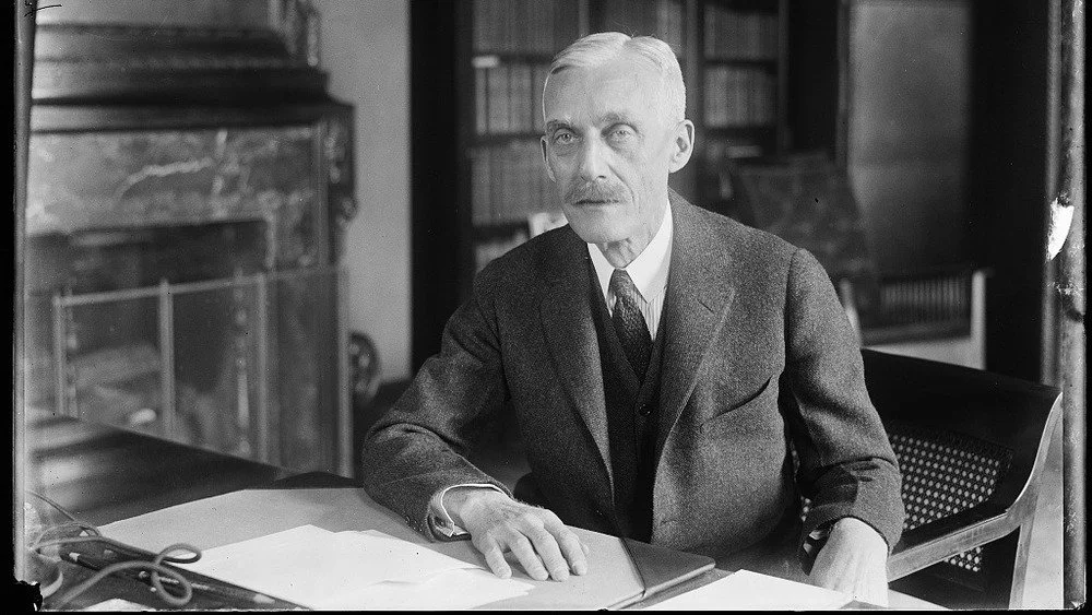 Andrew Mellon à son bureau