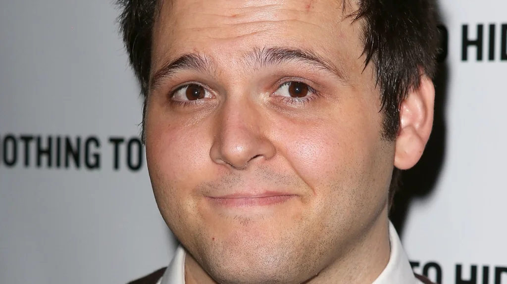 Derek DelGaudio : Illusionniste, Artiste et Écrivain Révélateur