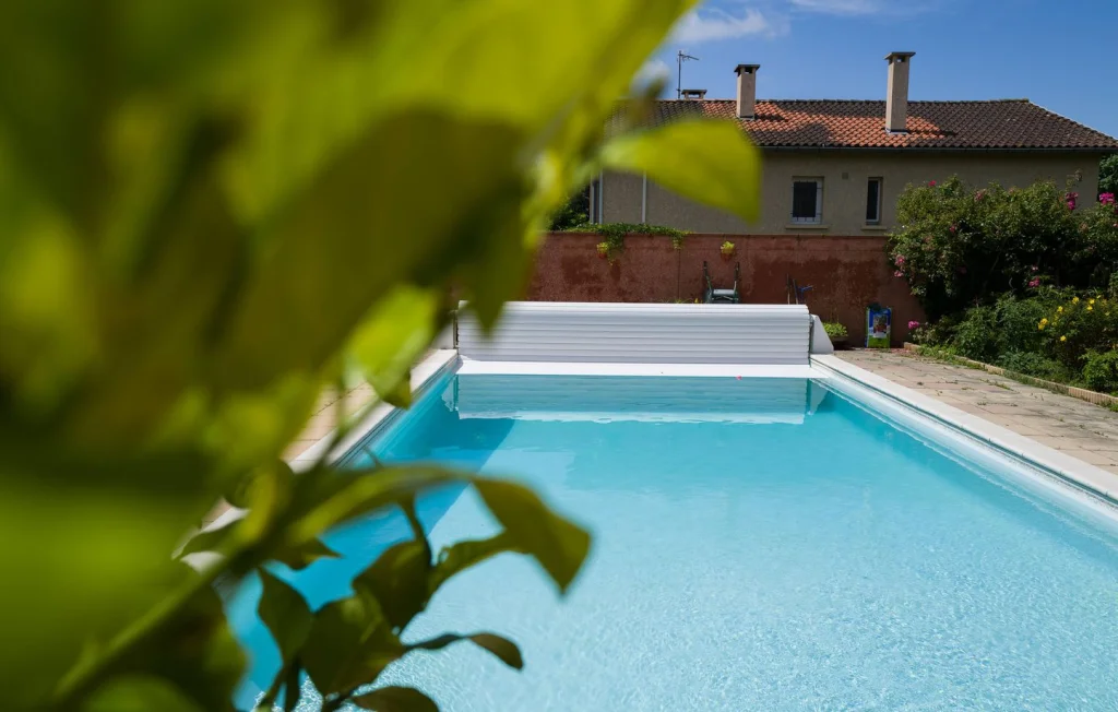 Drame à Toulouse : Noyade dans une piscine squattée