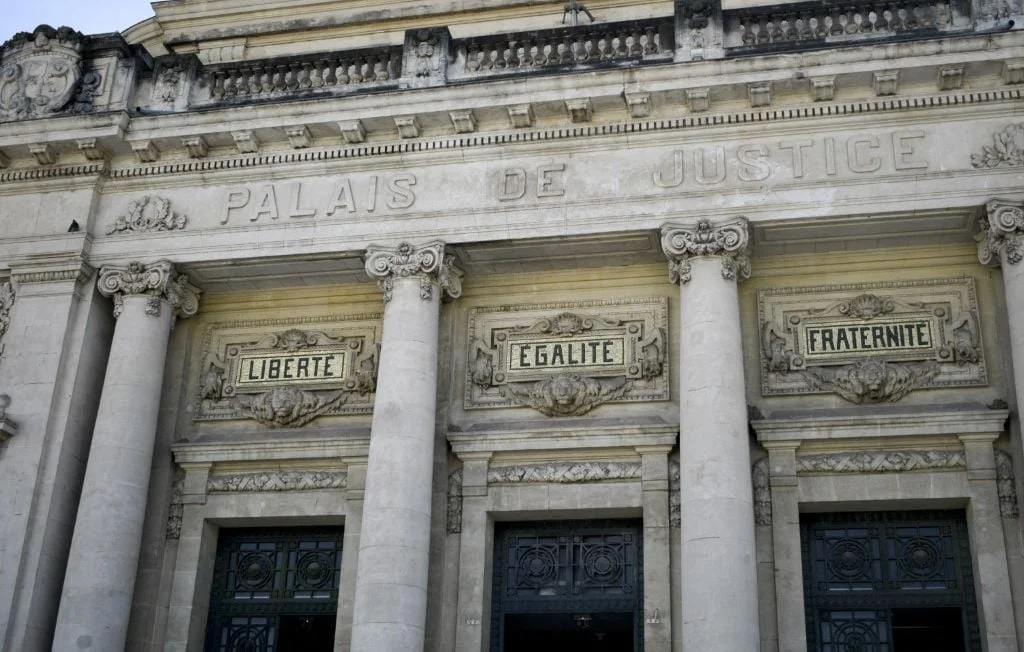 Évasion spectaculaire d'un condamné au tribunal de Toulon