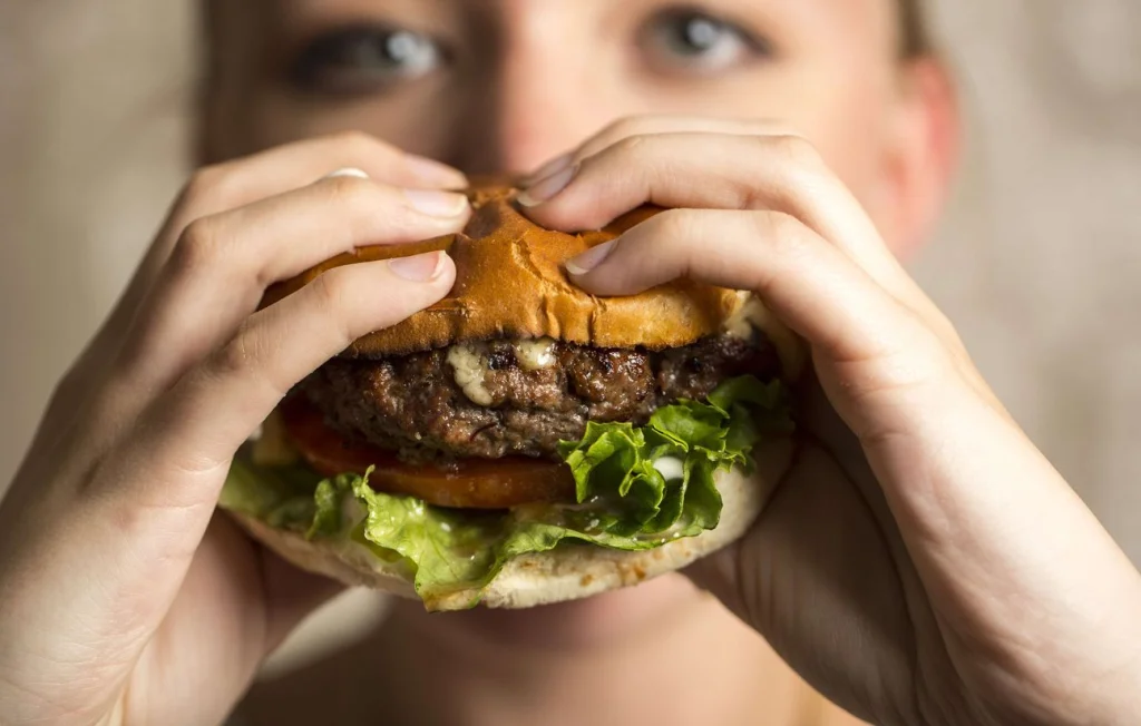 Fast-food : Des rumeurs de viande humaine et de rat sur TikTok