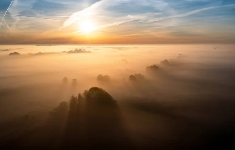 Google et Microsoft révolutionnent les prévisions météo par IA