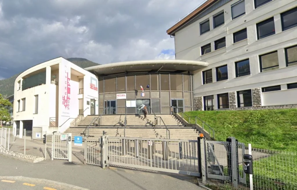 Haute-Savoie : Des lycéens lancent des explosifs dans leur école