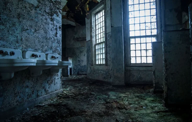 Isère : Découverte d&rsquo;un adolescent ligoté en pleine urbex